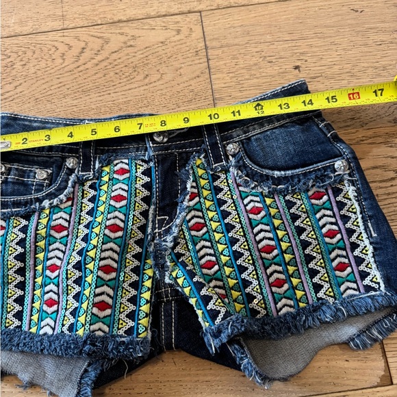 Miss‎ Me Embroidered Denim Shorts Sz 26 - Picture 6 of 10